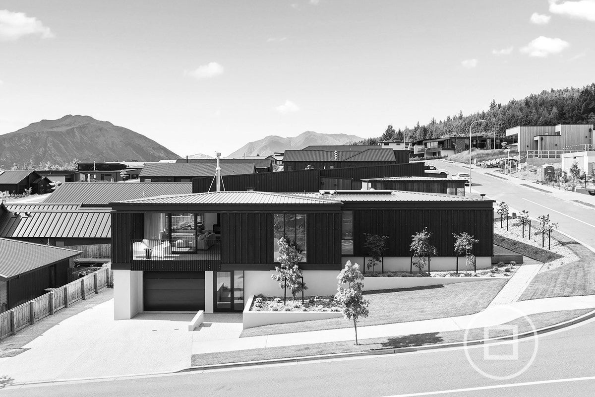 98 Mills Road, Wanaka - Carousel 1