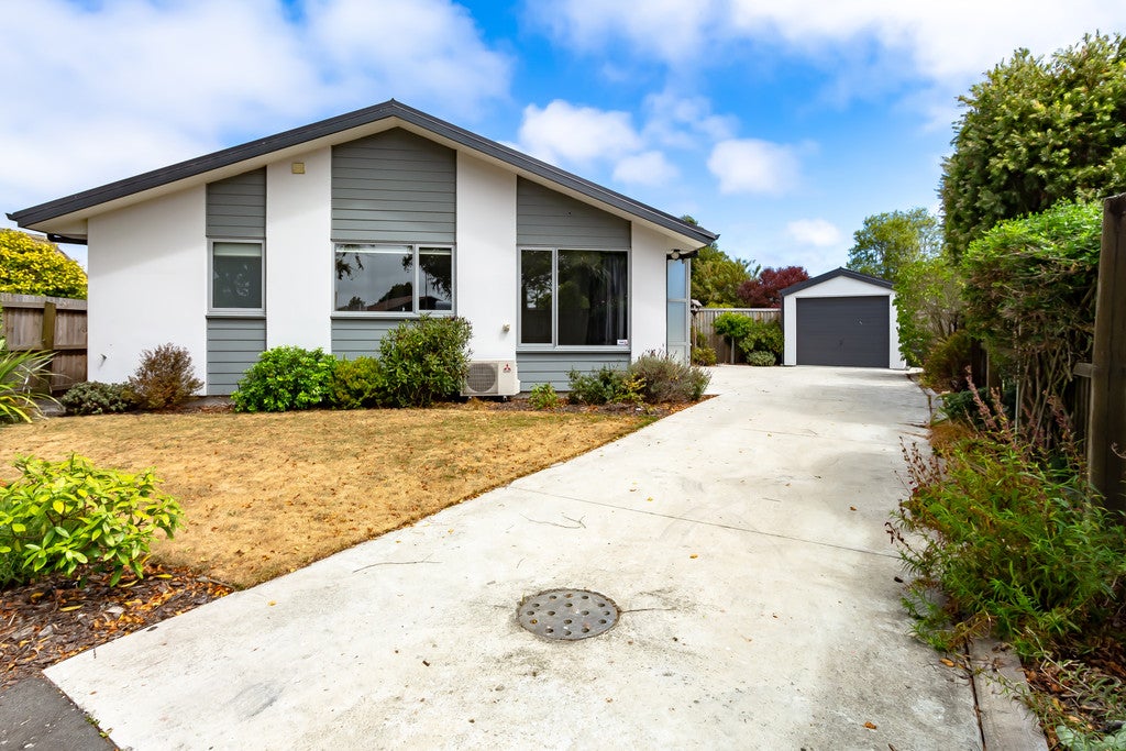 1/8 Betula Place, Parklands, Christchurch - Carousel 1