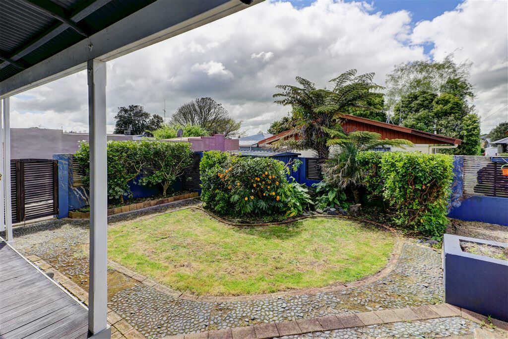116 Galloway Street, Hamilton East, Hamilton - Carousel 15