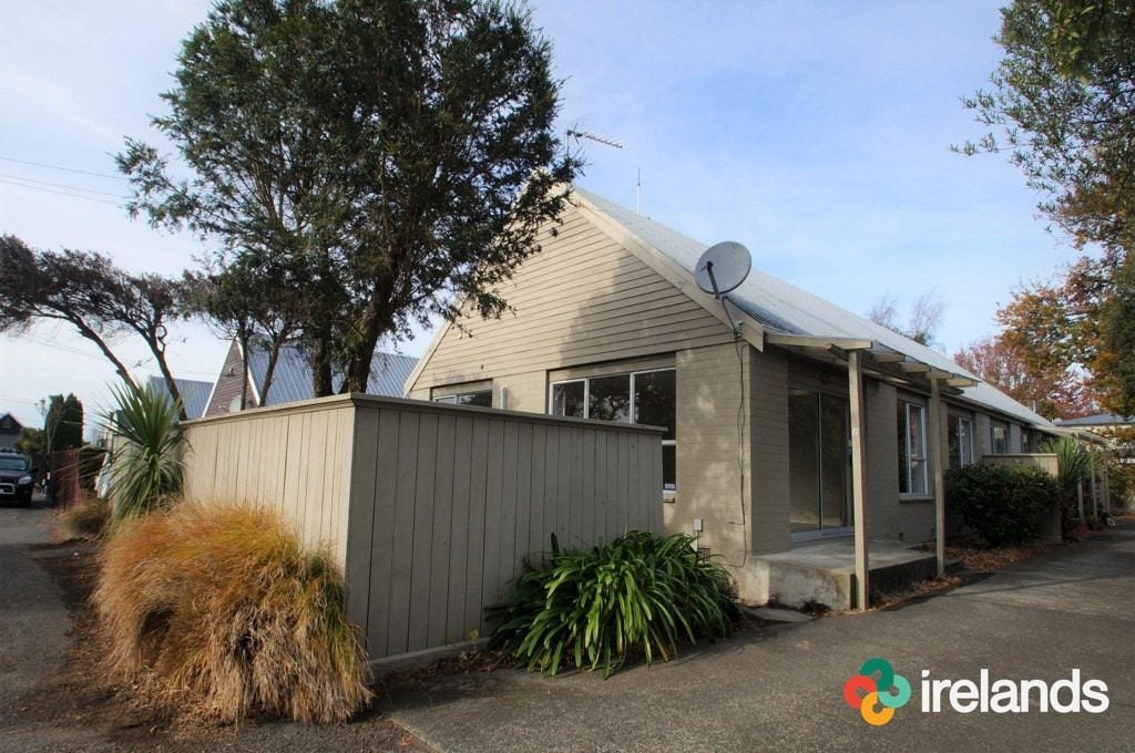 6/12 Keoghs Lane, St Albans, Christchurch - Carousel 1