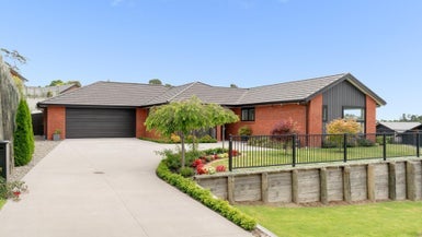 2 Hayward Place, Ohauiti, Tauranga - Carousel 1