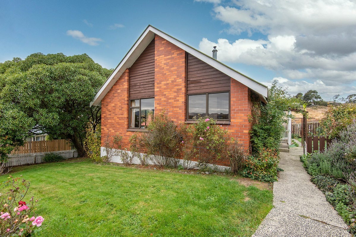 8 Craig Hendry Street, Concord, Dunedin - Carousel 2