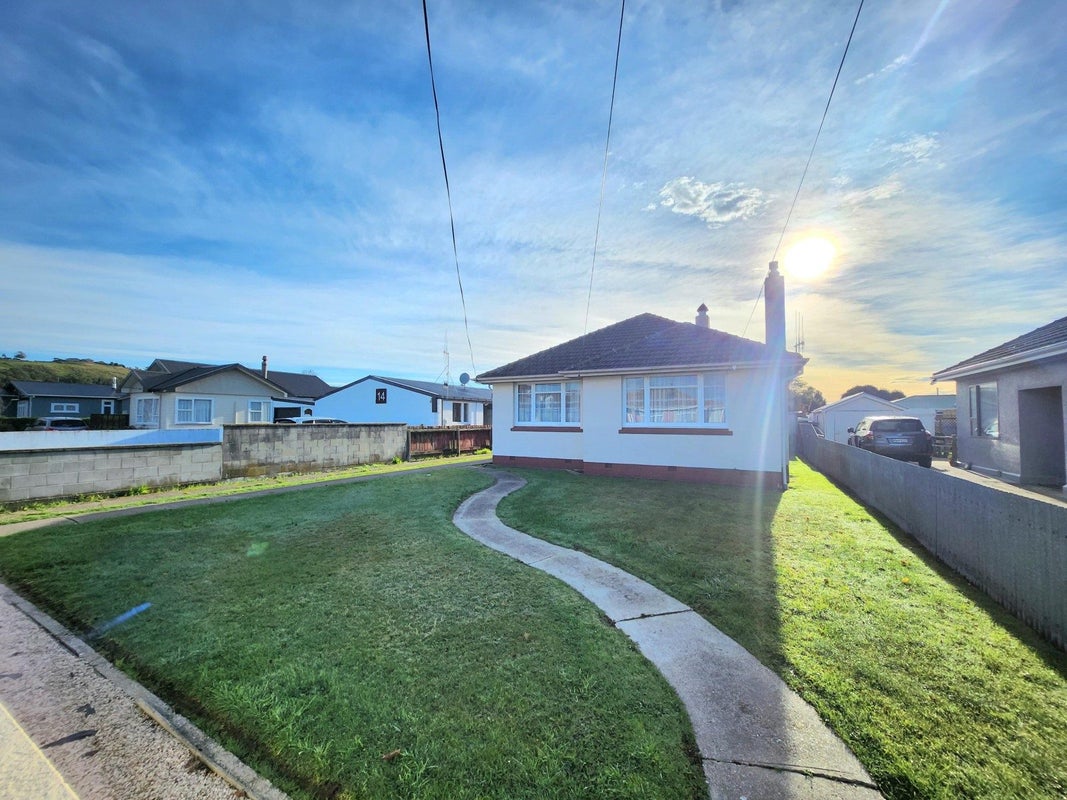 12 Balmoral Street, Oamaru North, Oamaru - Carousel 1