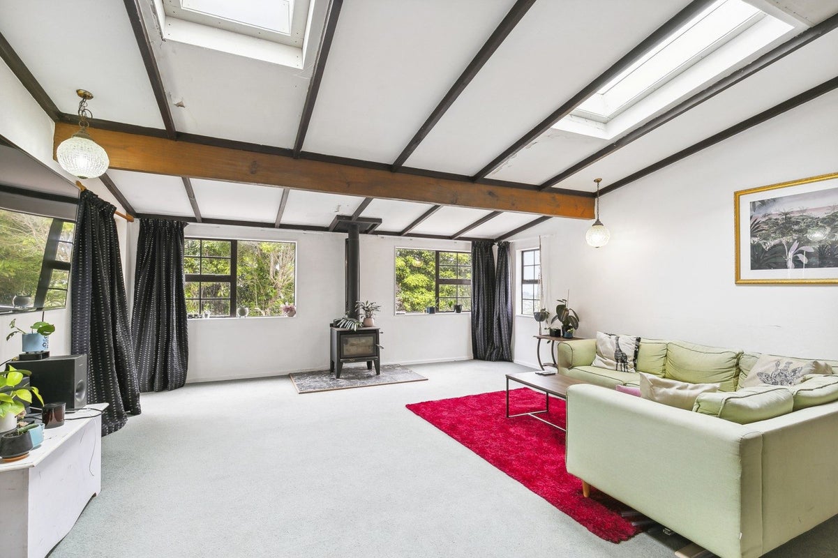 10 Branscombe Street, Johnsonville, Wellington - Carousel 2
