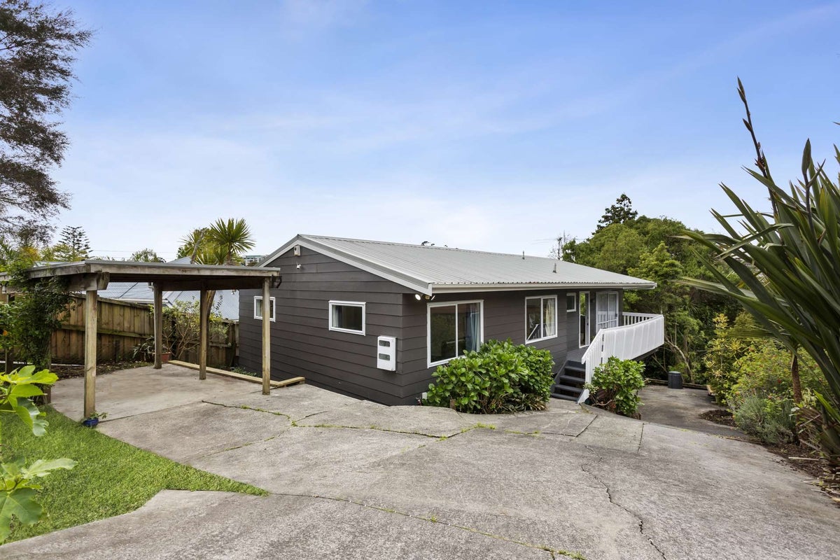 10A Ambler Avenue, Glen Eden, Waitakere - Carousel 1