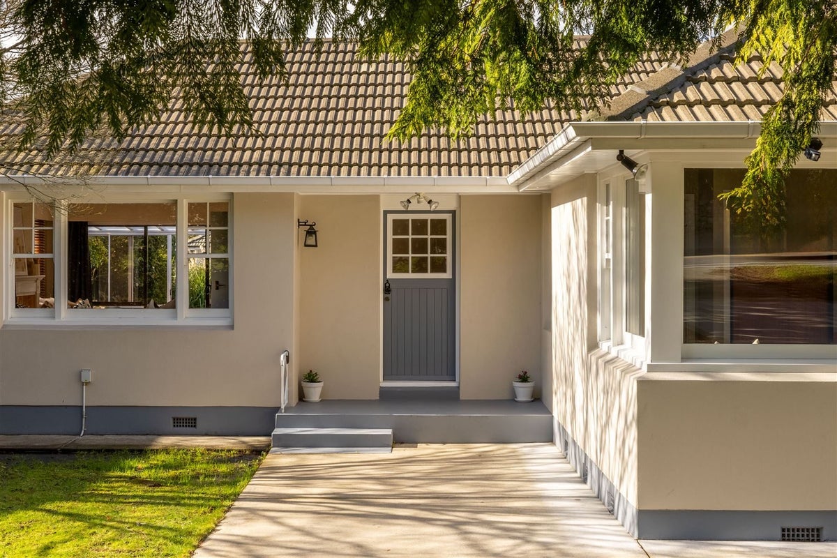 9 Centaurus Road, Cashmere, Christchurch - Carousel 1