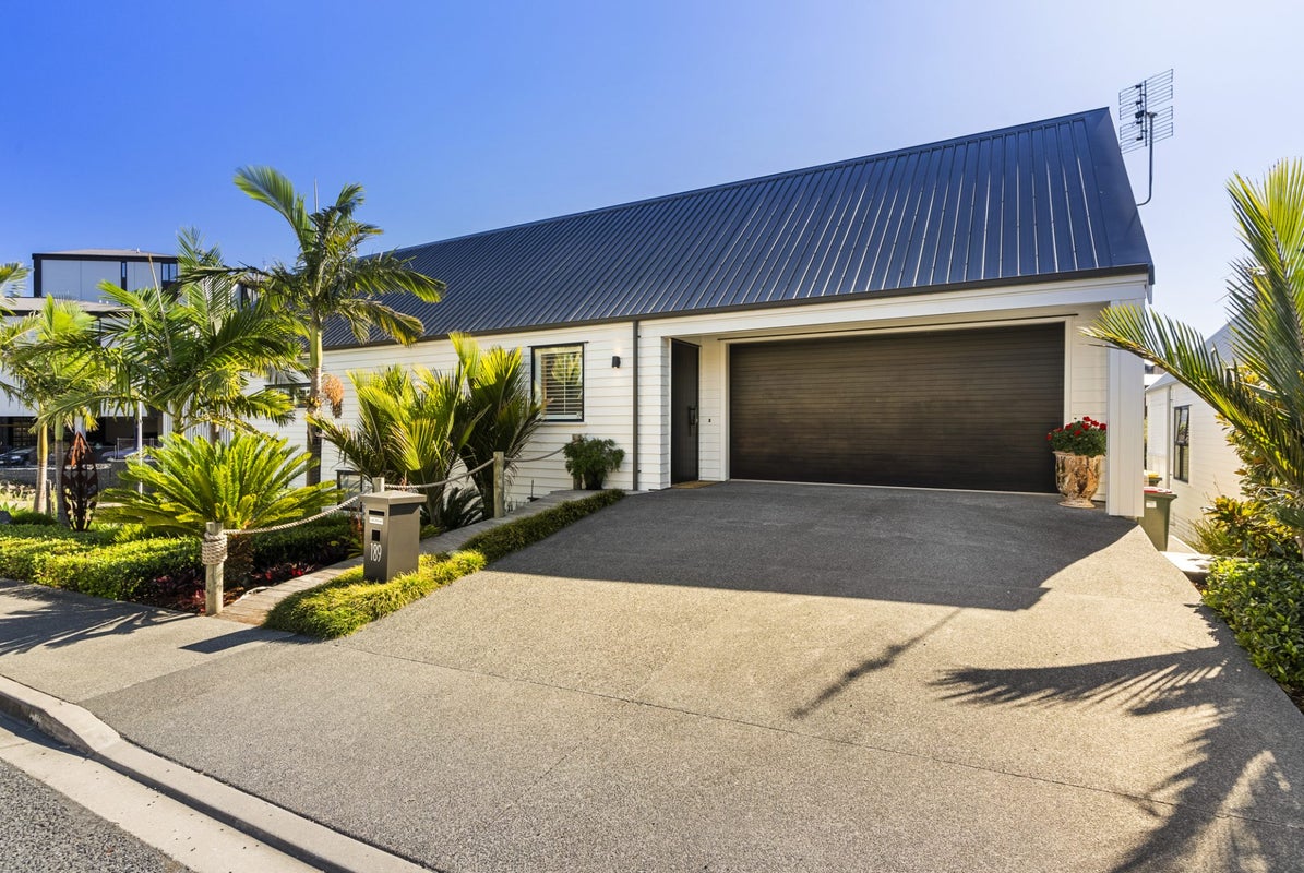 189 Jack Lachlan Drive, Beachlands, Auckland - Carousel 2