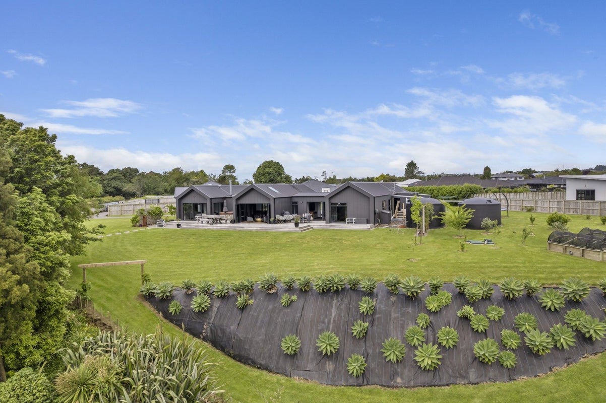 9B Cross Street, Lepperton, New Plymouth - Carousel 43