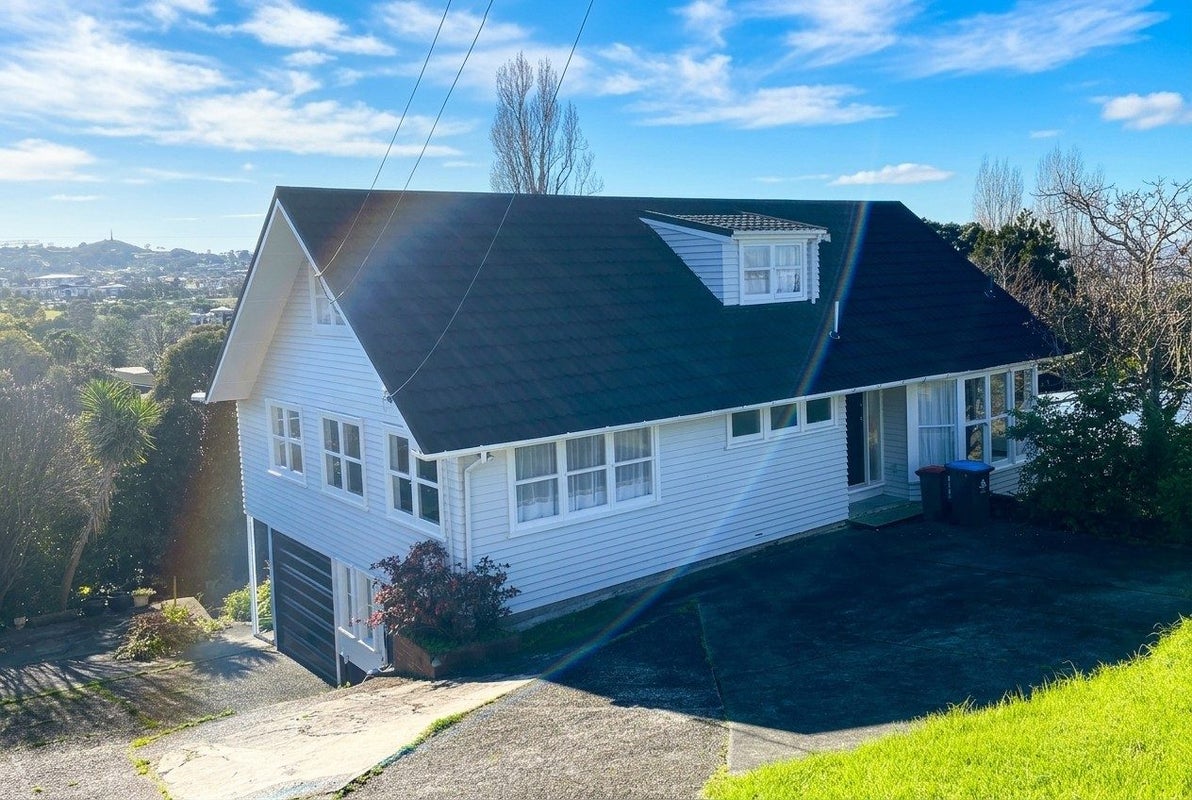 52 Carlton Street, Hillsborough, Auckland - Carousel 1