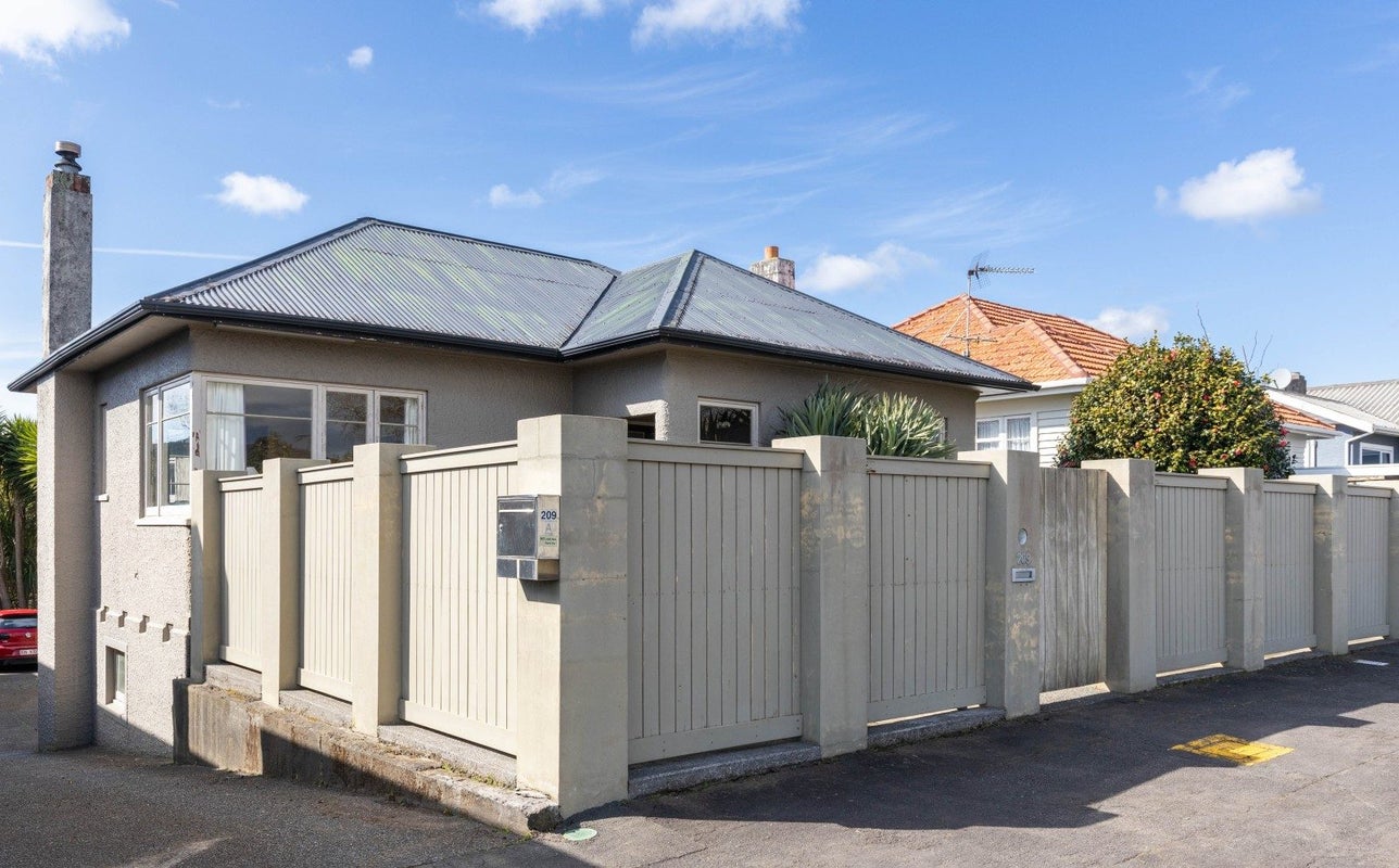 209 Carrington Street, Vogeltown, New Plymouth - Carousel 1