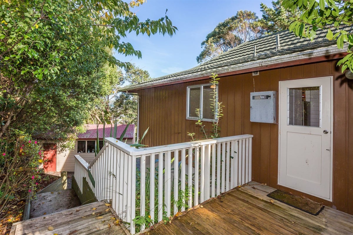 18 Toporoa View, Ascot Park, Porirua - Carousel 27