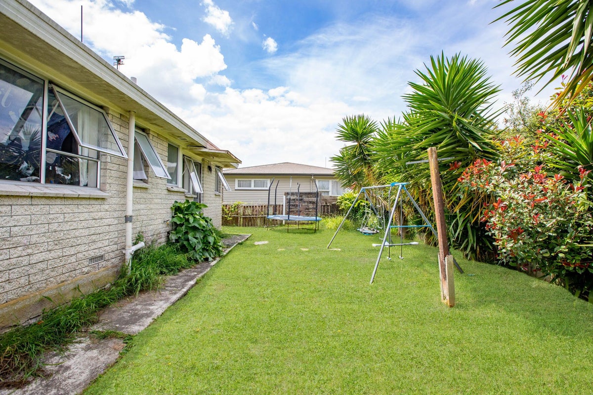 17A Breckons Avenue, Nawton, Hamilton - Carousel 8
