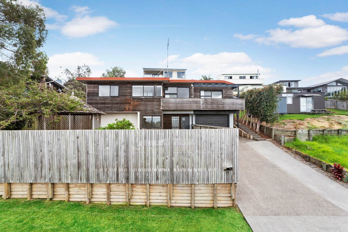 6 Gledstane Road, Stanmore Bay, Whangaparaoa - Carousel 1