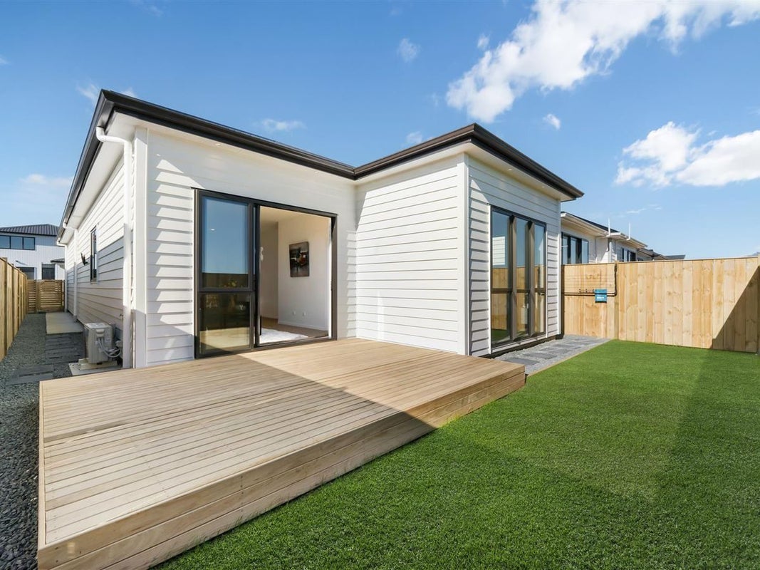 18 Woven Place, Karaka, Papakura - Carousel 2