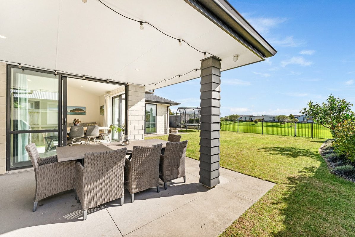 35 Harding Drive, Papamoa Beach, Papamoa - Carousel 1