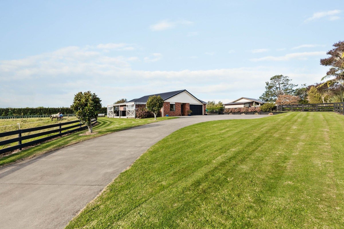 567 Smart Road, Hillsborough, New Plymouth - Carousel 1