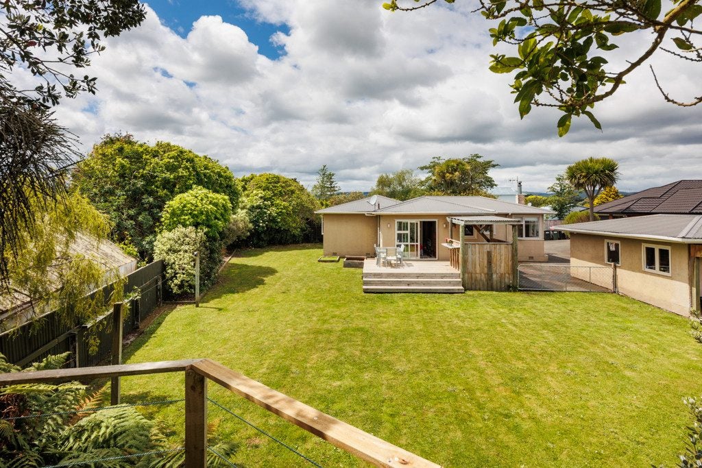 25 Galway Avenue, Hokowhitu, Palmerston North - Carousel 25