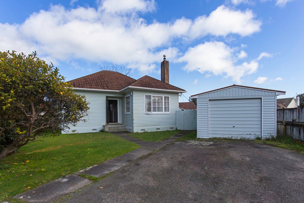8 Mansford Place, West End, Palmerston North - Carousel 1