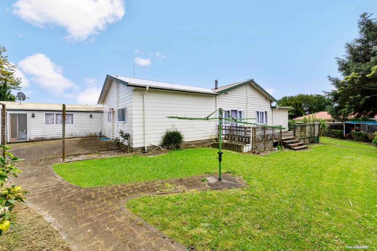 42A Russell Road, Manurewa, Auckland - Carousel 1