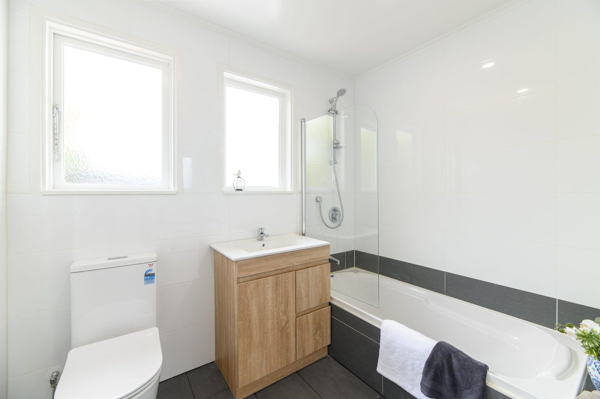 70D Lincoln Park Avenue, Massey, Auckland - Carousel 11