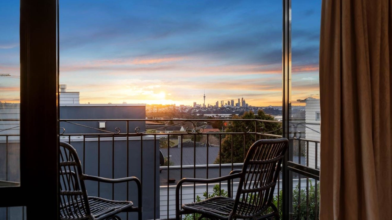 2/44 Fancourt Street, Meadowbank, Auckland - Carousel 1