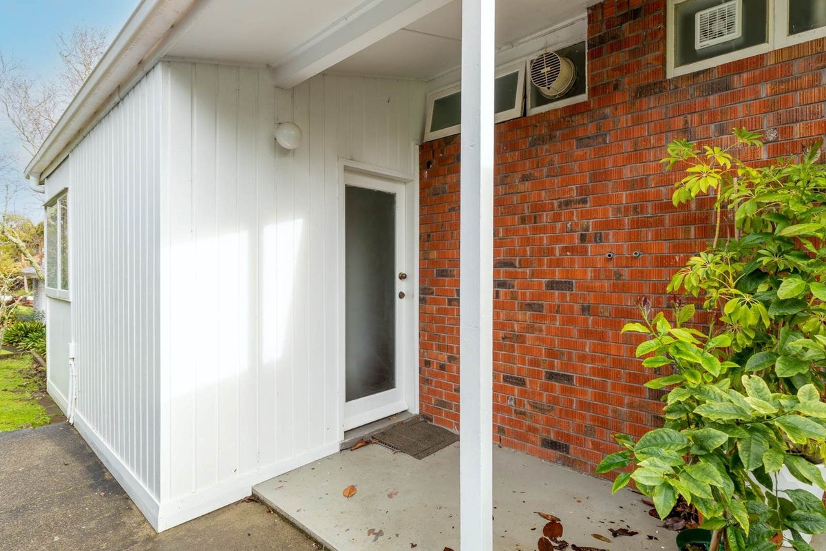 1/5 Thatcher Street, Mission Bay, Auckland - Carousel 1