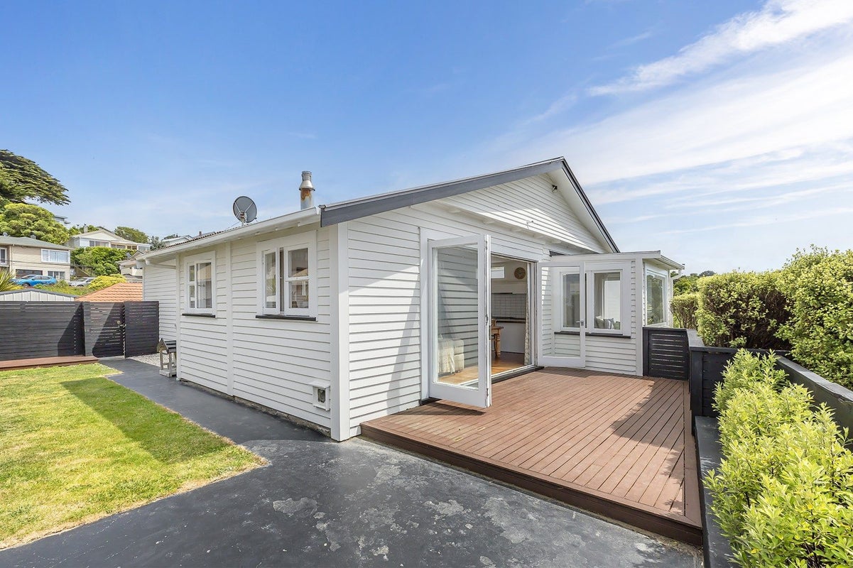 29 Mana Street, Vogeltown, Wellington - Carousel 1