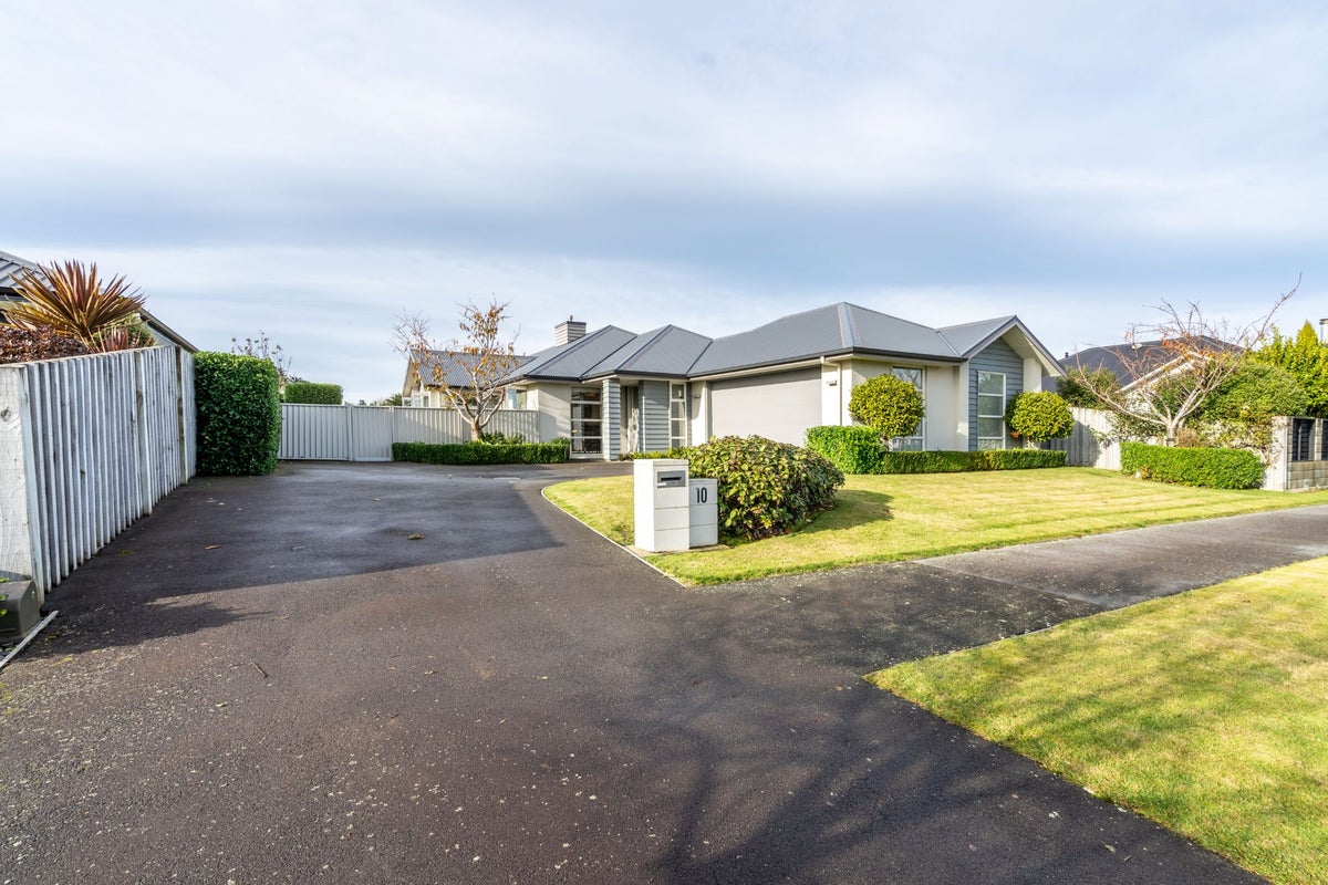 10 Northside Drive, Waikiwi, Invercargill - Carousel 1