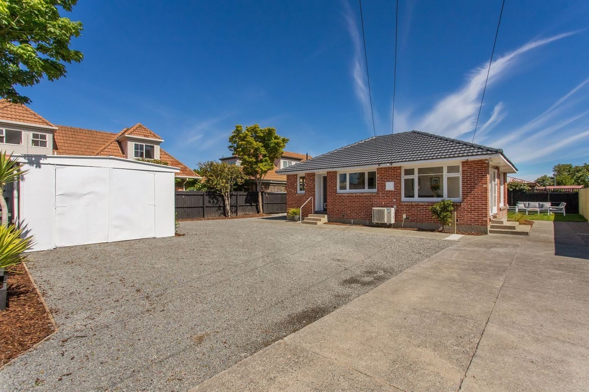 35 Vagues Road, Northcote, Christchurch - Carousel 1