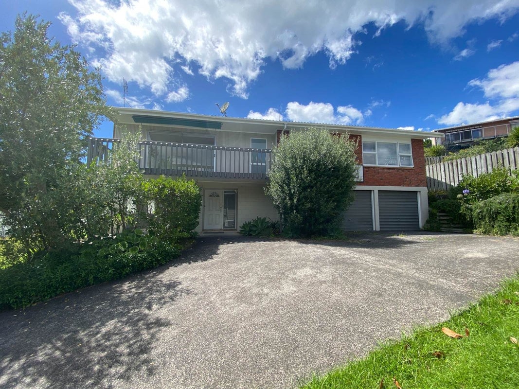 80 Glencoe Road, Browns Bay, Auckland - Carousel 1