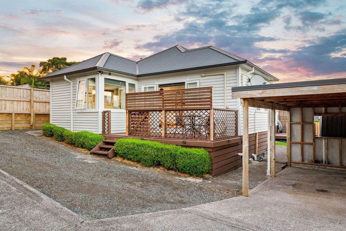 1/132 Edmonton Road, Te Atatu South, Auckland - Carousel 2