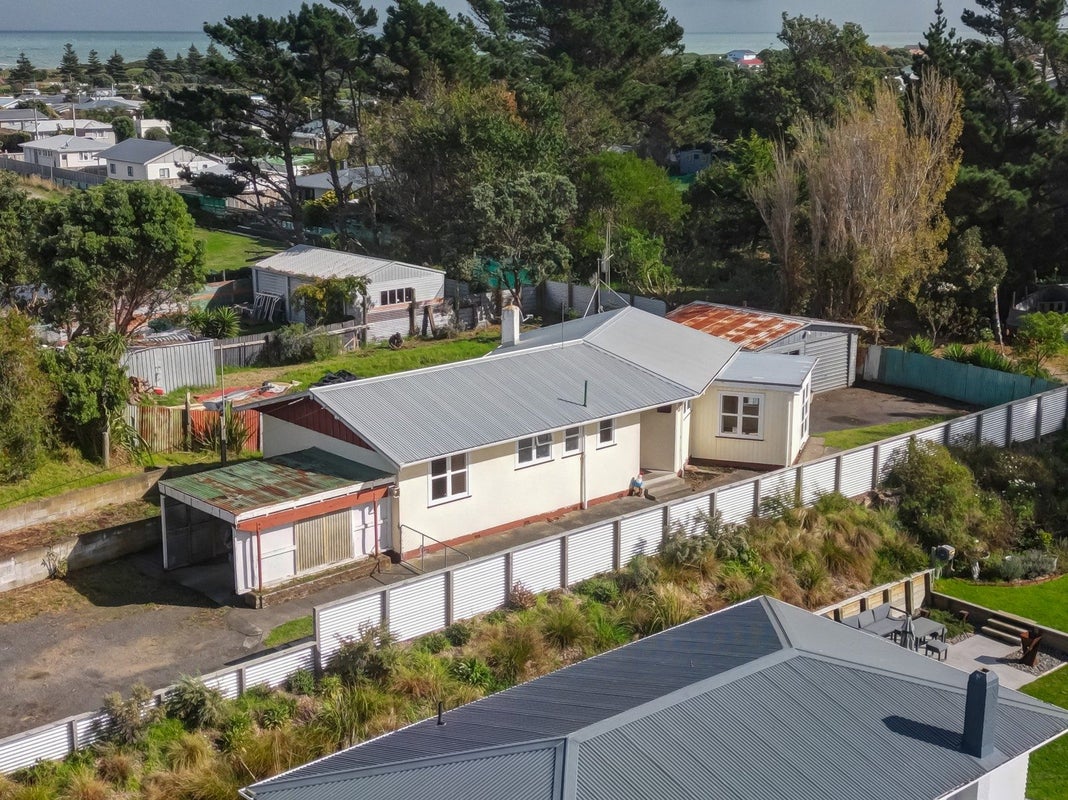 27A Manuka Street, Castlecliff, Whanganui - Carousel 1