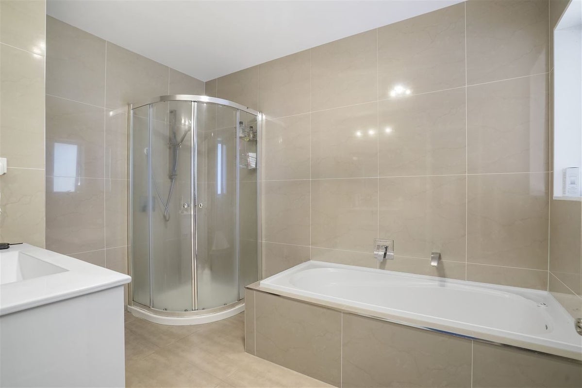 20 Arista Way, Rototuna North, Hamilton - Carousel 9