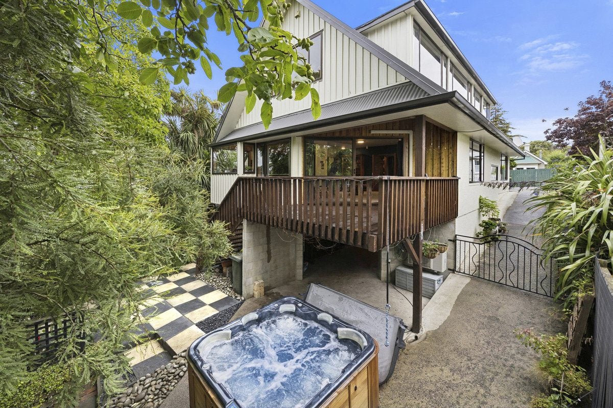 43 Pacific Street, Roslyn, Dunedin - Carousel 1