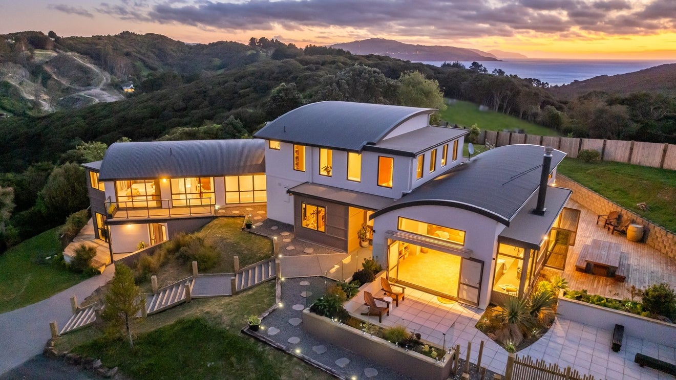 3 Coroglen Rise, Pukerua Bay, Porirua - Carousel 1