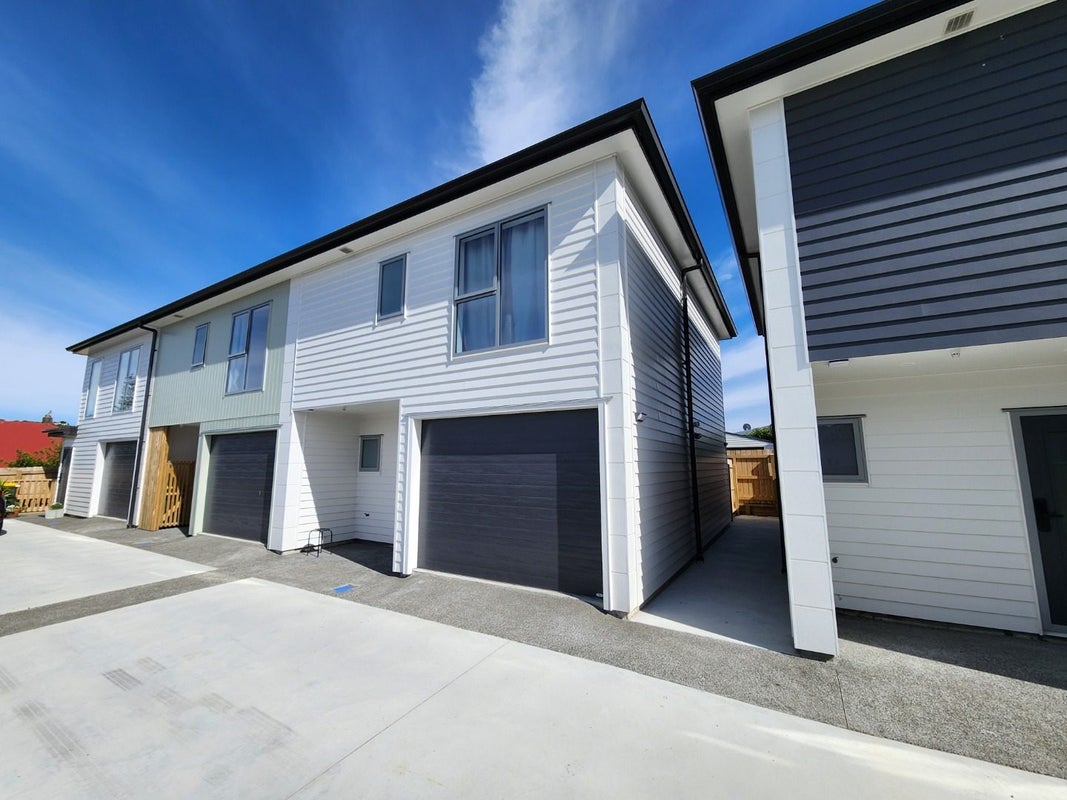 4/12 Mana Avenue, Titahi Bay, Porirua - Carousel 1