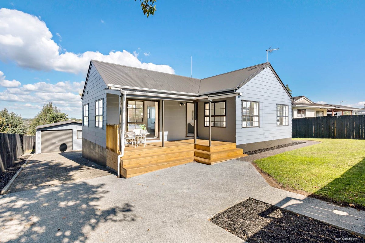 204 Mahia Road, Weymouth, Auckland - Carousel 1