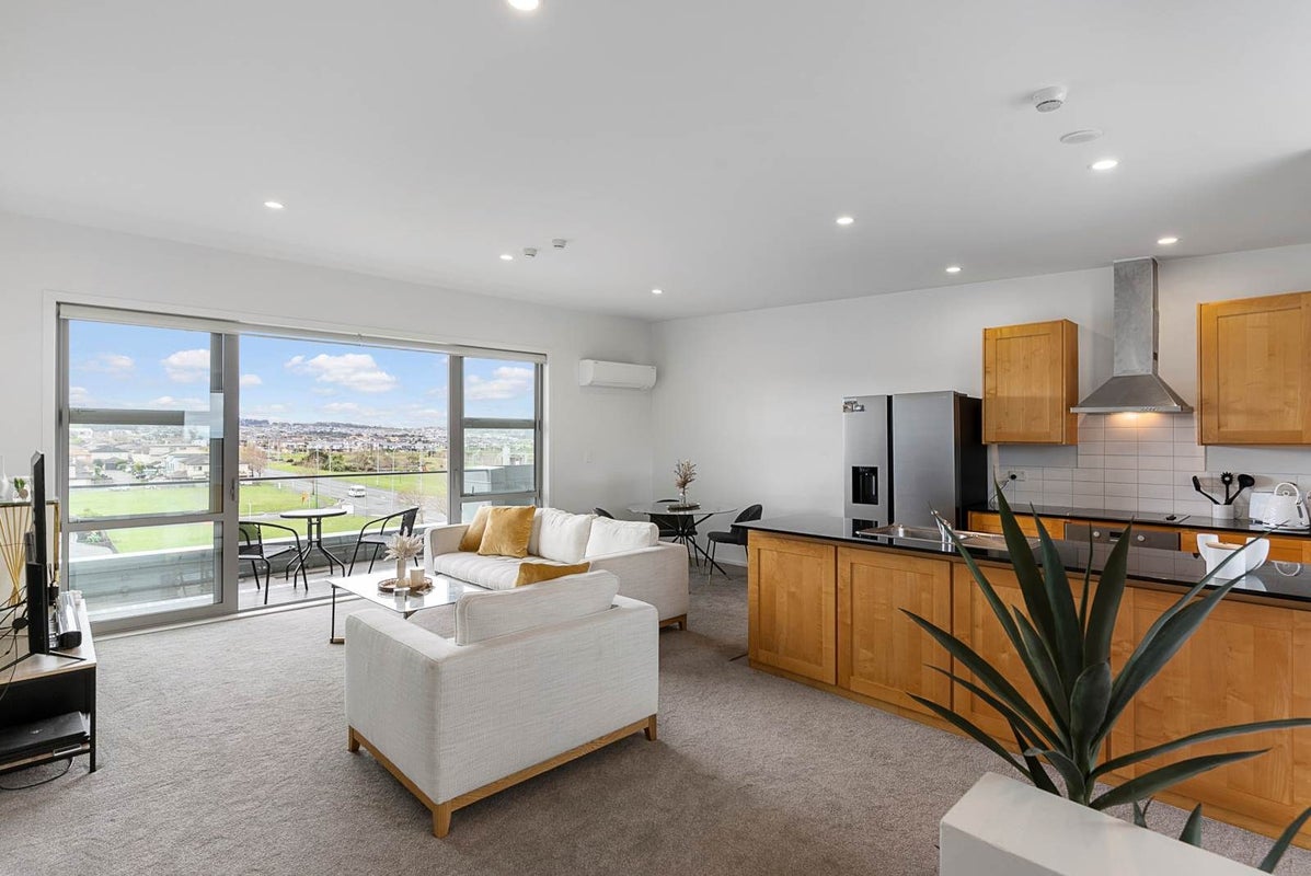 19/63 Kestev Drive, Flat Bush, Auckland - Carousel 1