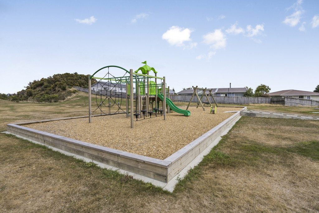3/7 Banksia Grove, Maungaraki, Lower Hutt - Carousel 18