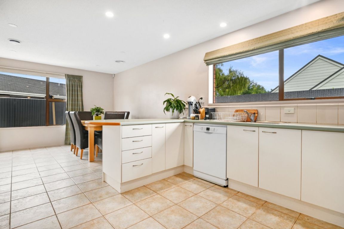 152 Sawyers Arms Road, Northcote, Christchurch - Carousel 2