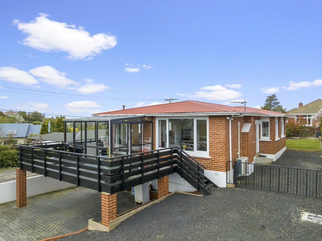 65 Mornington Road, Balaclava, Dunedin - Carousel 1