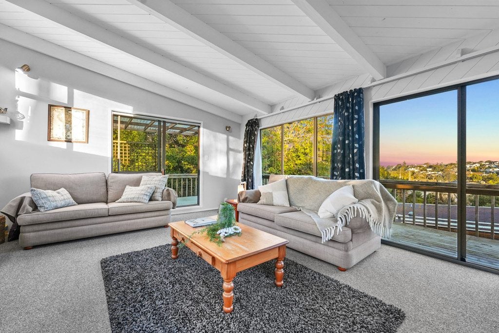 504 Beach Road, Murrays Bay, Auckland - Carousel 2