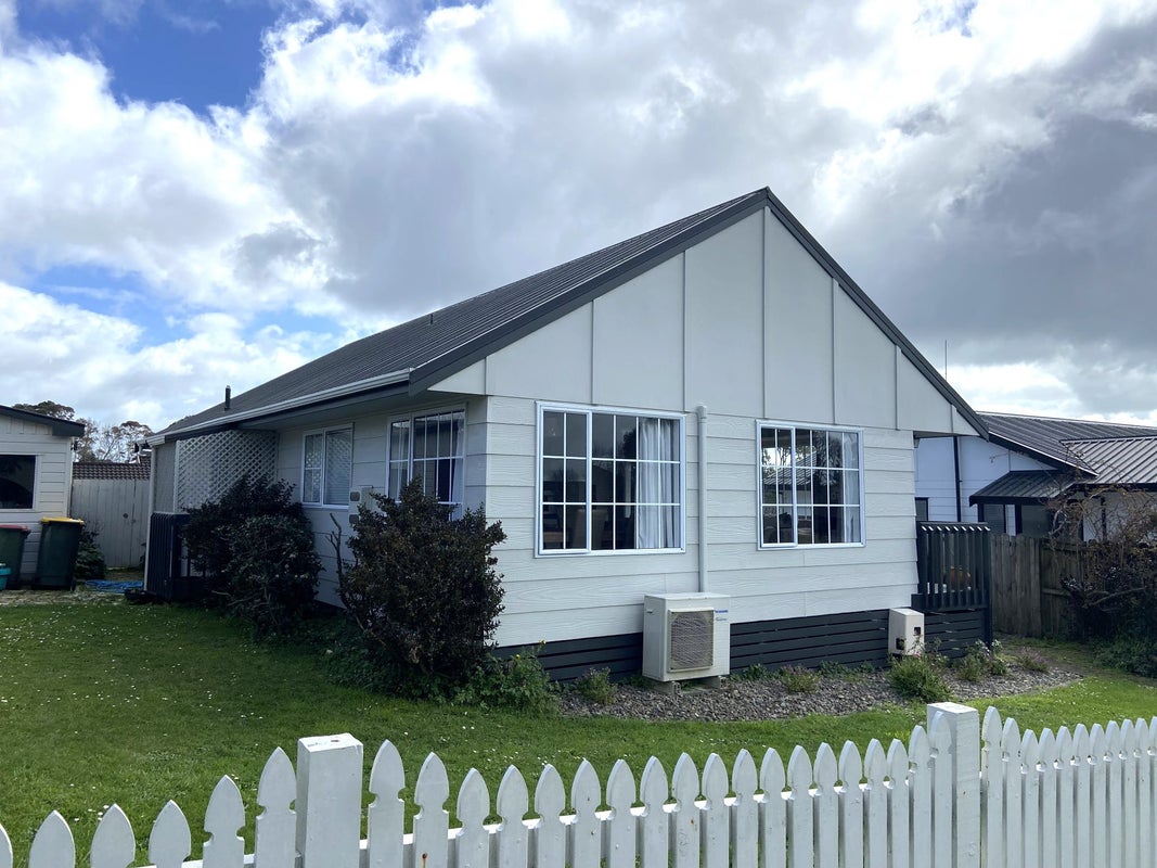 18 Dixon Road, Fitzroy, Hamilton - Carousel 1