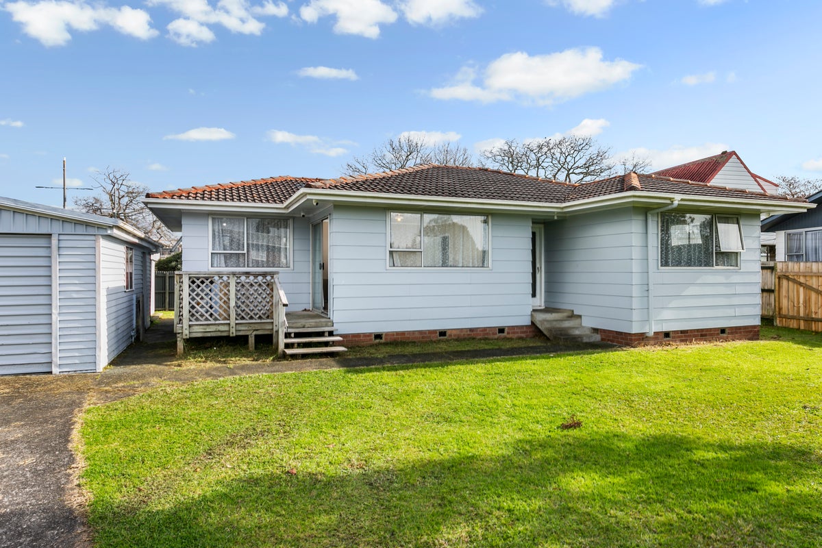 22 Serwayne Place, Sunnyvale, Auckland - Carousel 2