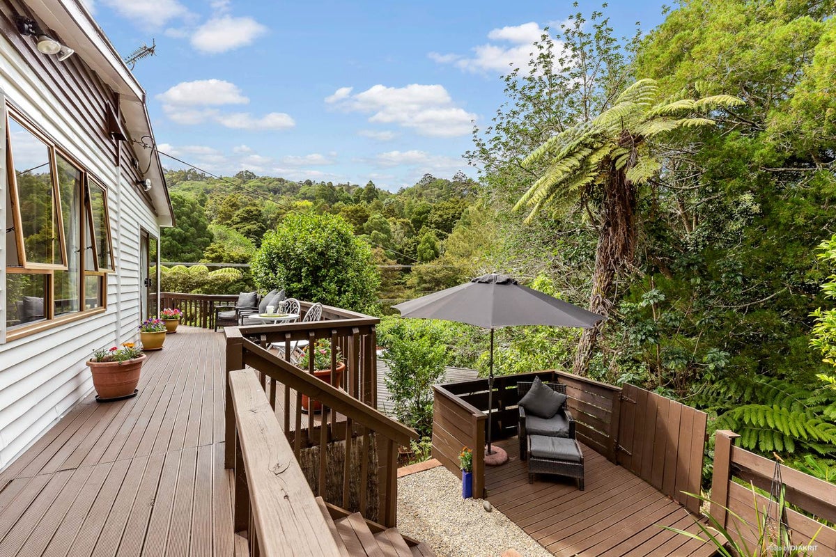 49 Western Road, Laingholm, Auckland - Carousel 1
