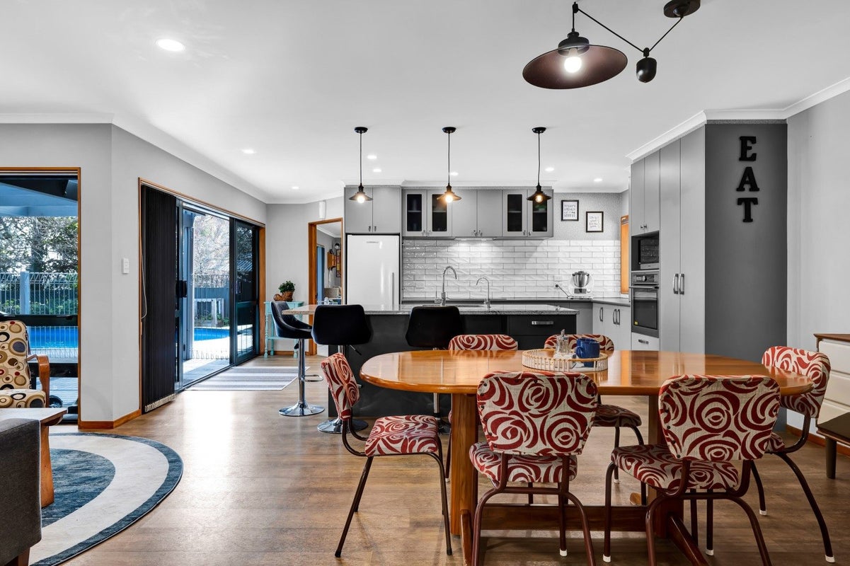 86D Barrett Road, Whalers Gate, New Plymouth - Carousel 2