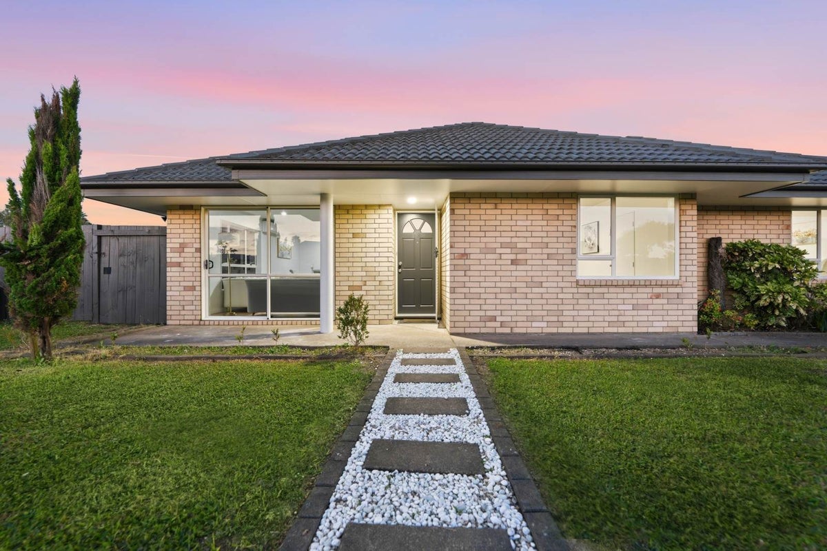 2 Ian Jones Court, Flat Bush, Auckland - Carousel 2