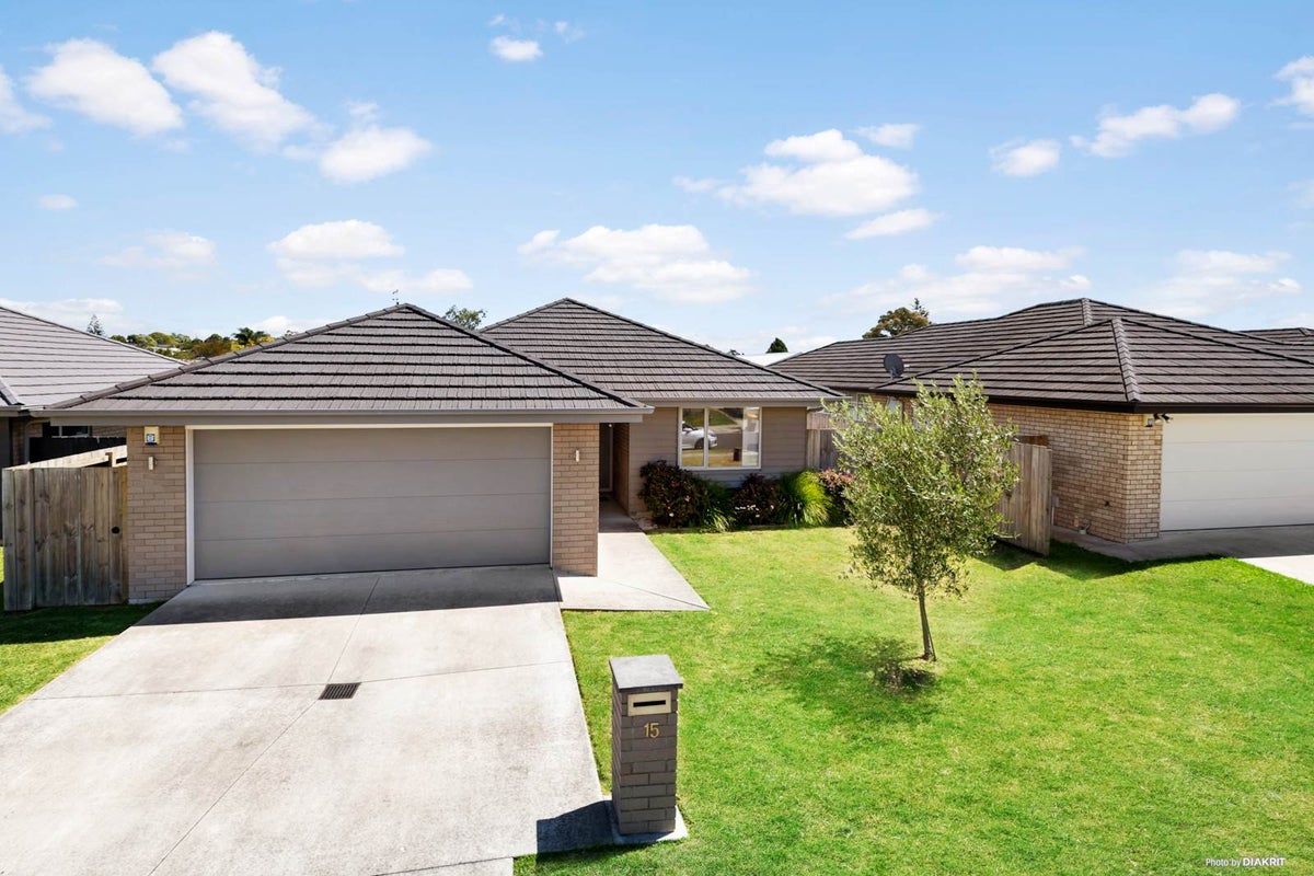 15 Captain Mitchell Drive, Opaheke, Papakura - Carousel 1
