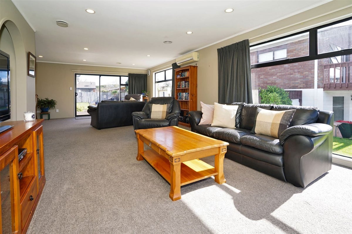 32 Ronald Court, Pukete, Hamilton - Carousel 2