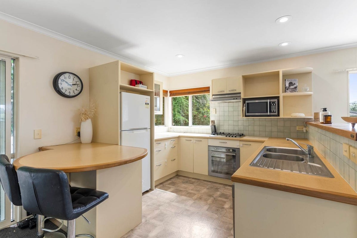 2/8 McQuoid Place, Glenfield, North Shore City - Carousel 2